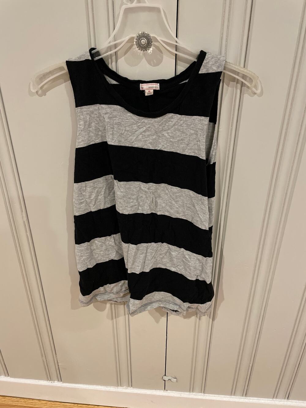 Gap black and gray striped sleeveless tank top size XS
